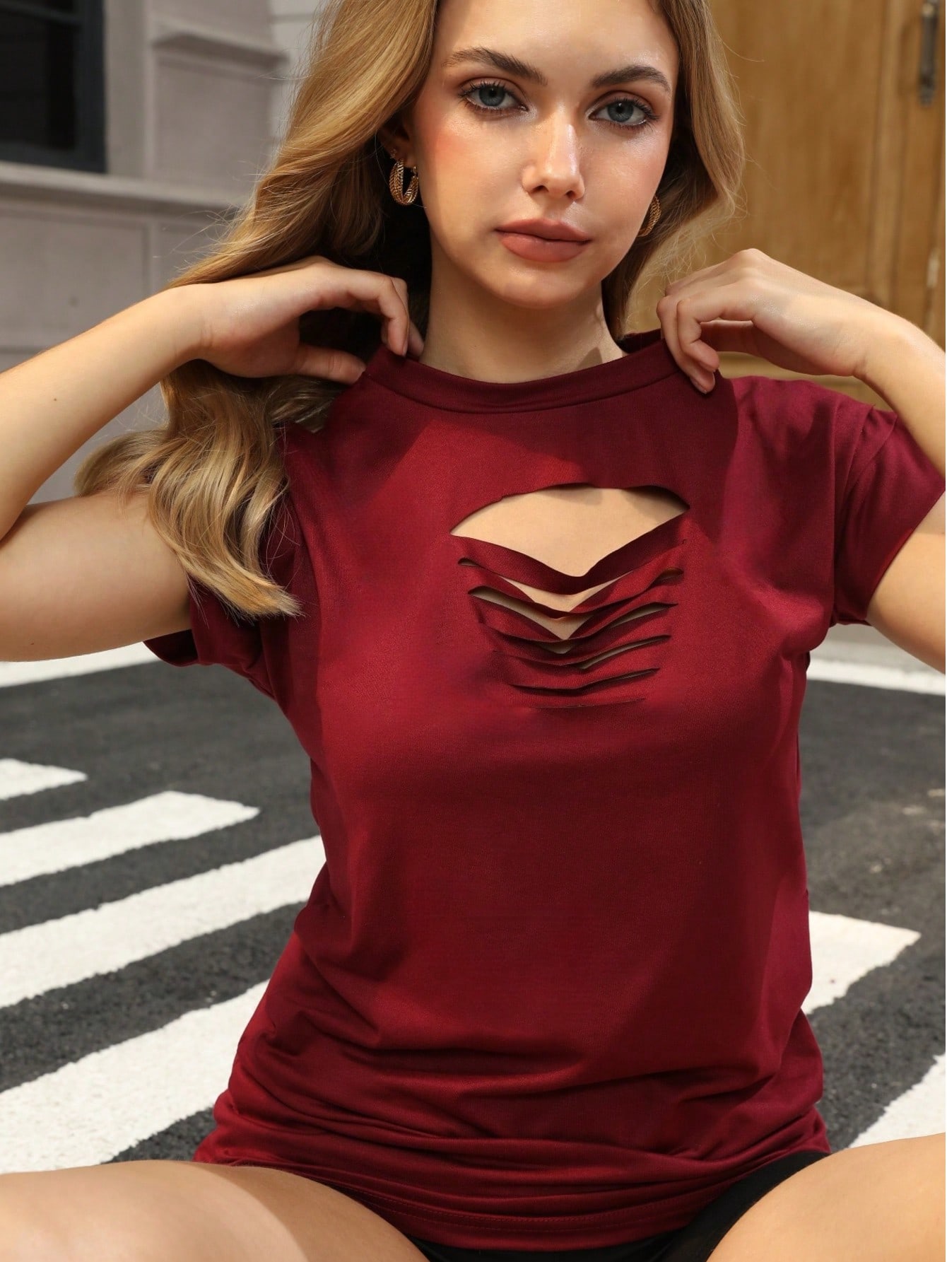 Solid Cutout Summer T-Shirt - Red